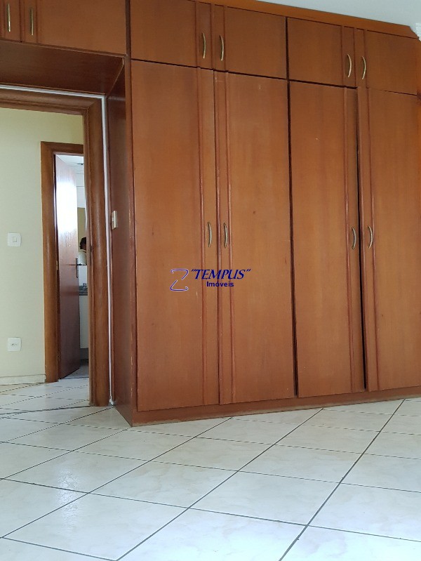 Apartamento para alugar com 3 quartos, 96m² - Foto 12
