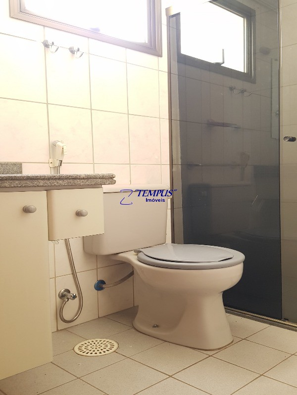 Apartamento para alugar com 3 quartos, 96m² - Foto 13
