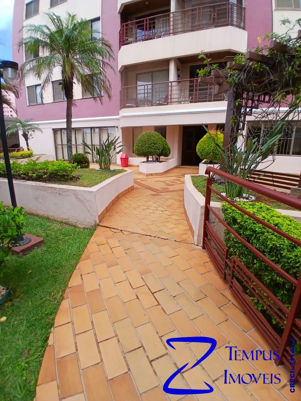 Apartamento à venda com 3 quartos, 92m² - Foto 1