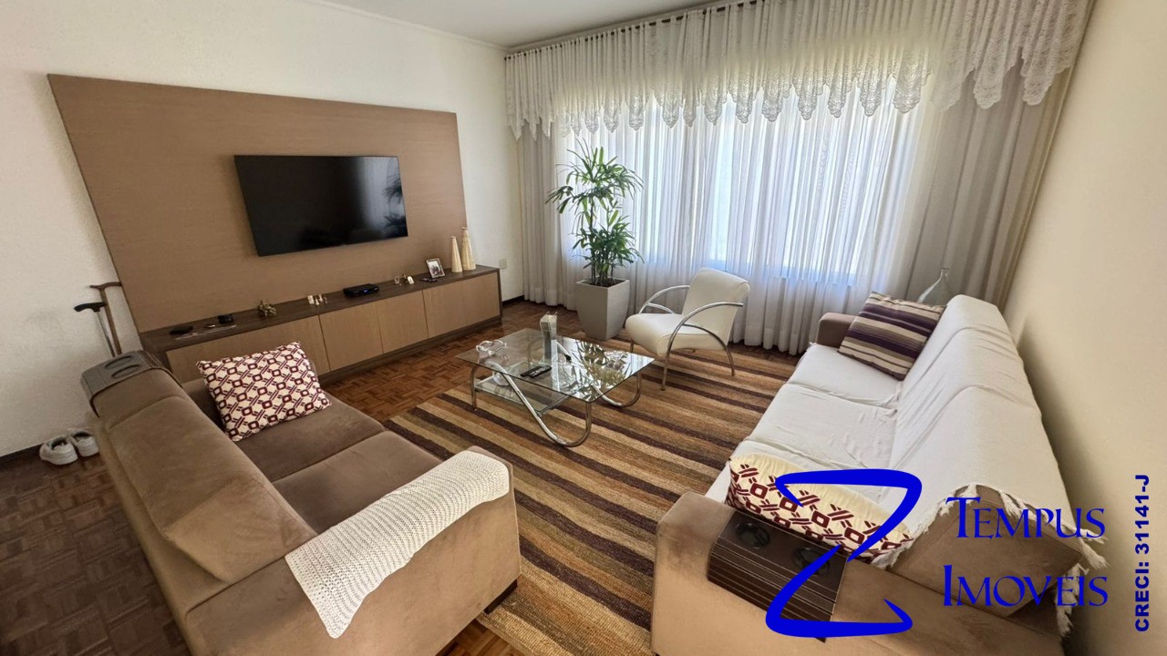 Casa à venda com 3 quartos, 162m² - Foto 1