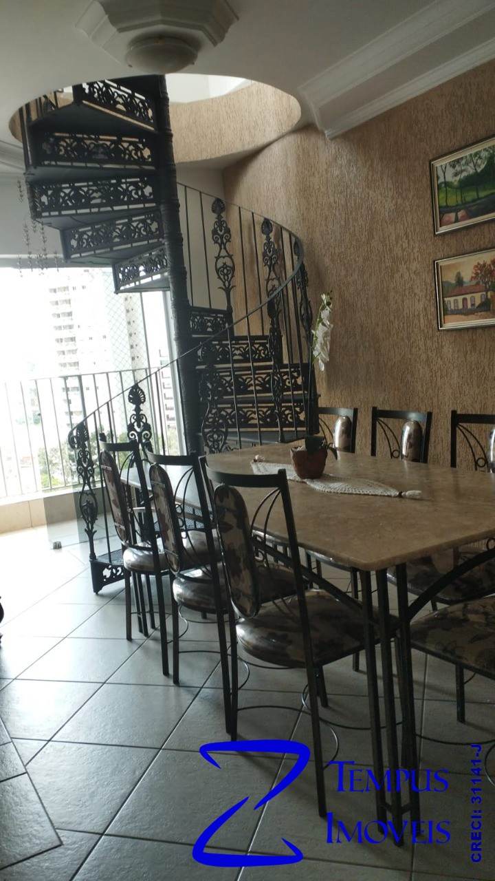 Cobertura, 3 quartos, 205 m² - Foto 2