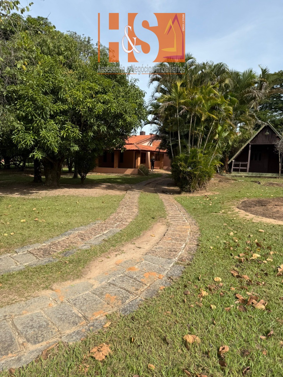 Chácara à venda com 1 quarto, 2492m² - Foto 1