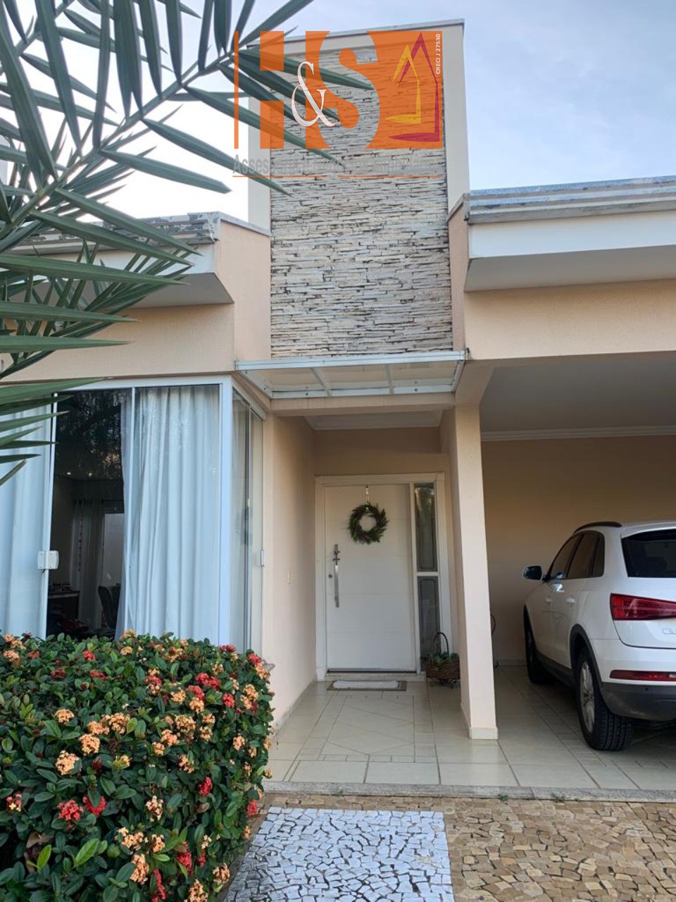 Casa de Condomínio à venda com 3 quartos, 378m² - Foto 1