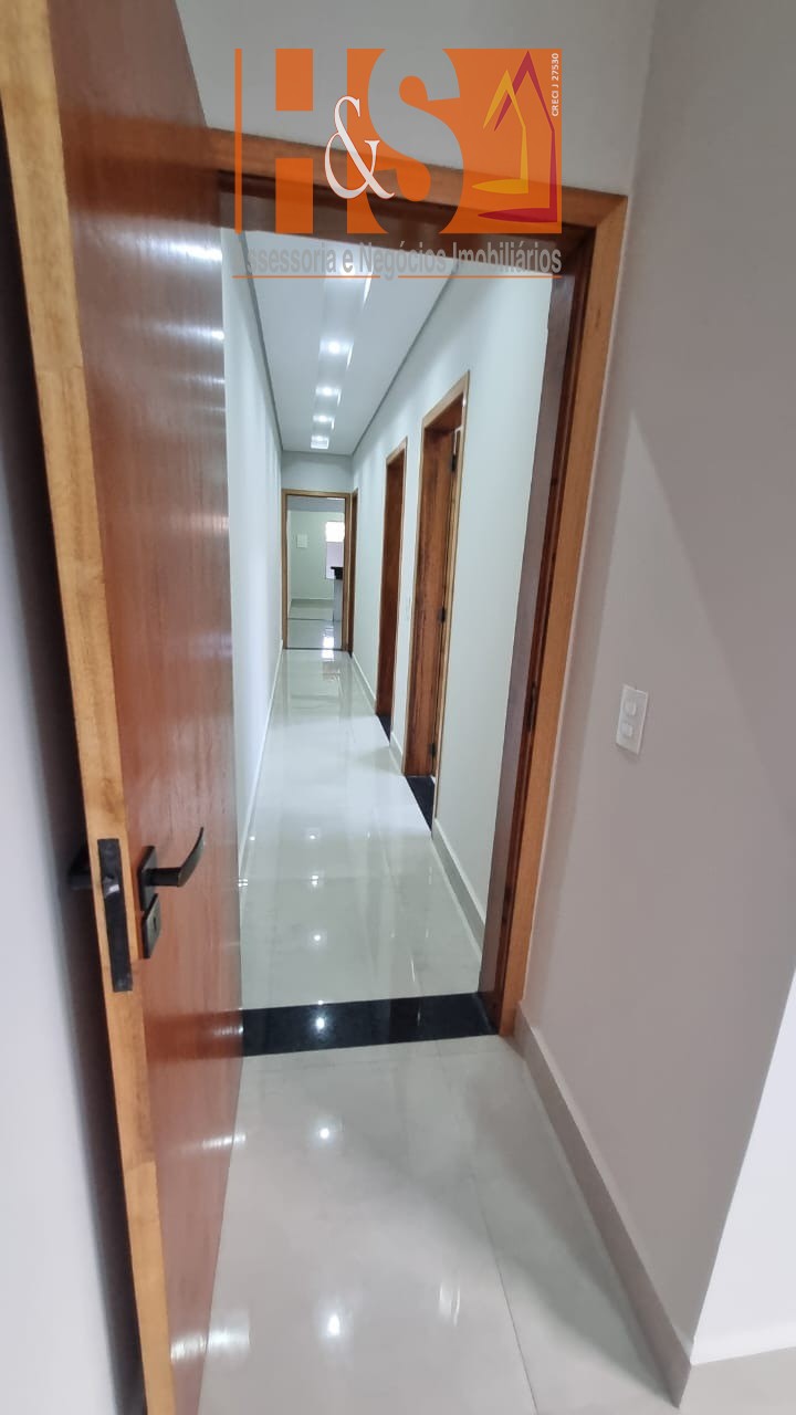 Casa à venda com 3 quartos, 125m² - Foto 2