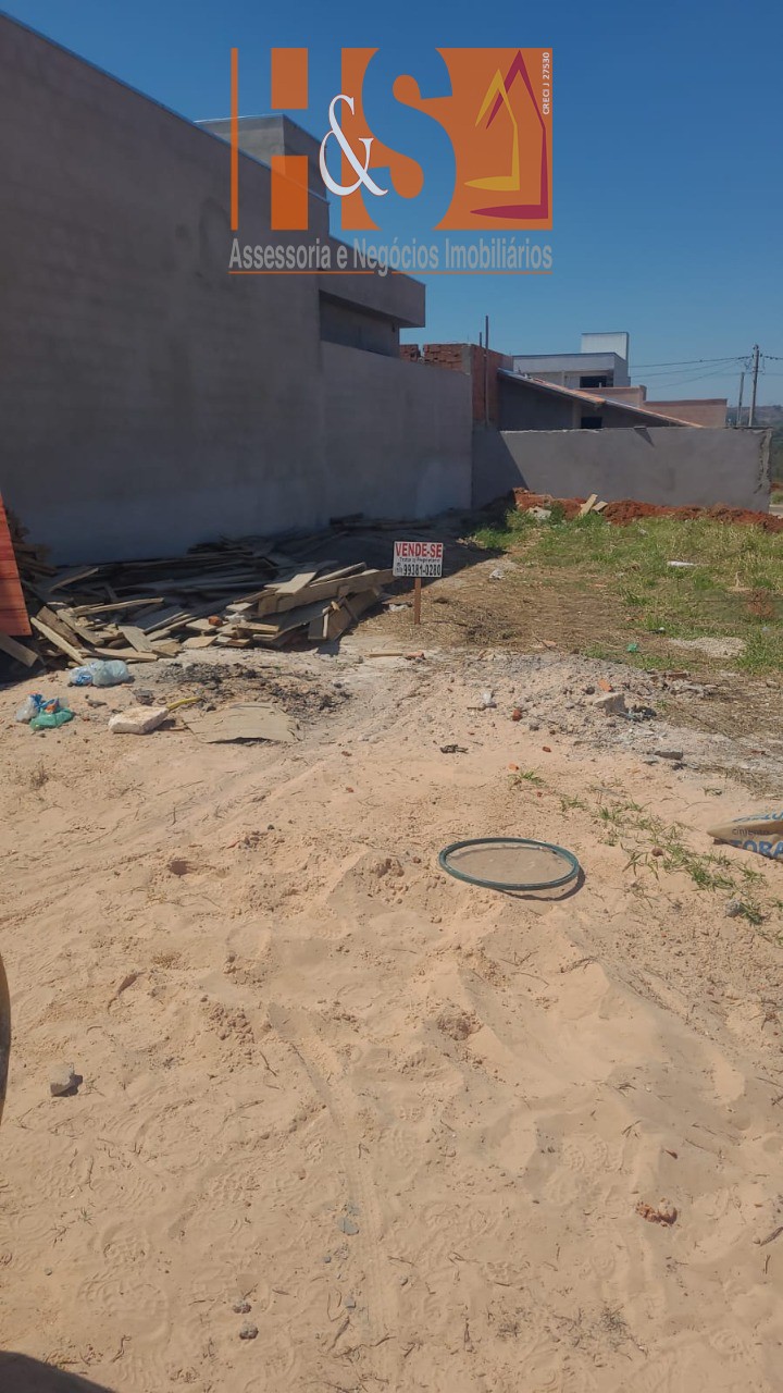 Terreno à venda, 180m² - Foto 1
