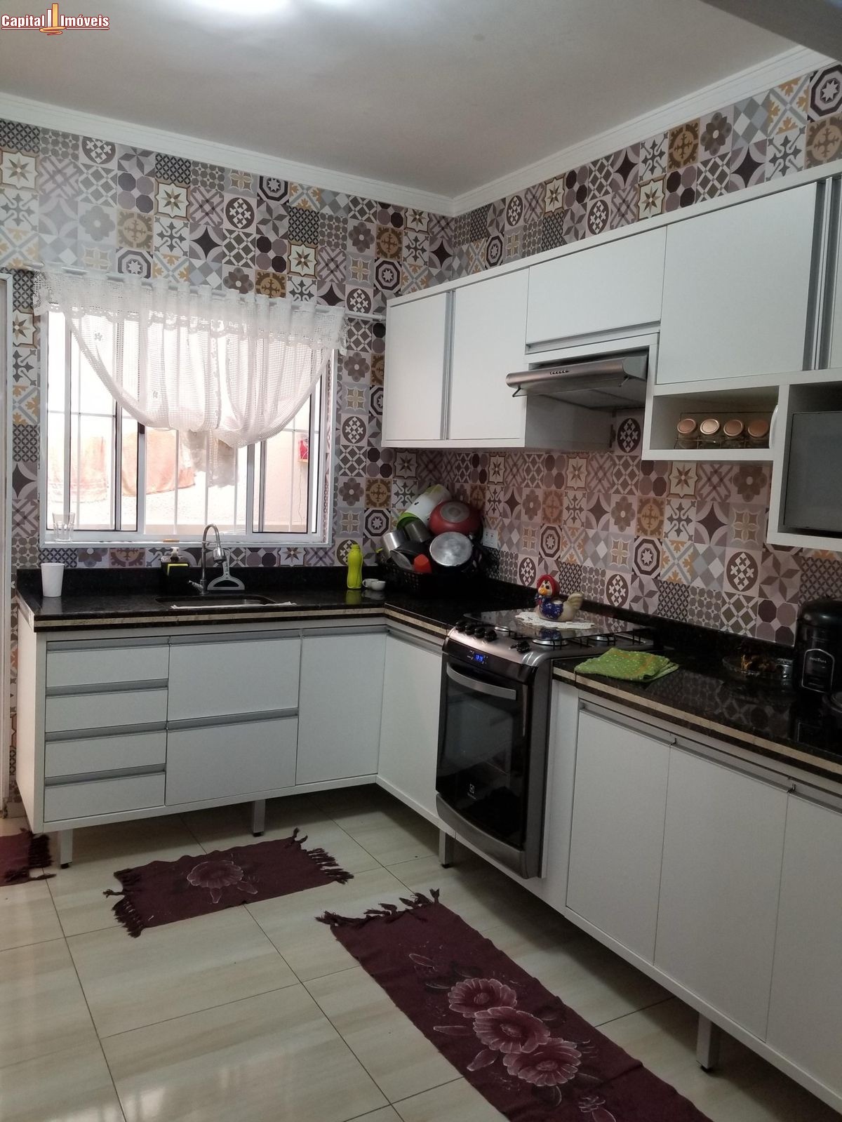 Casa, 4 quartos, 195 m² - Foto 1