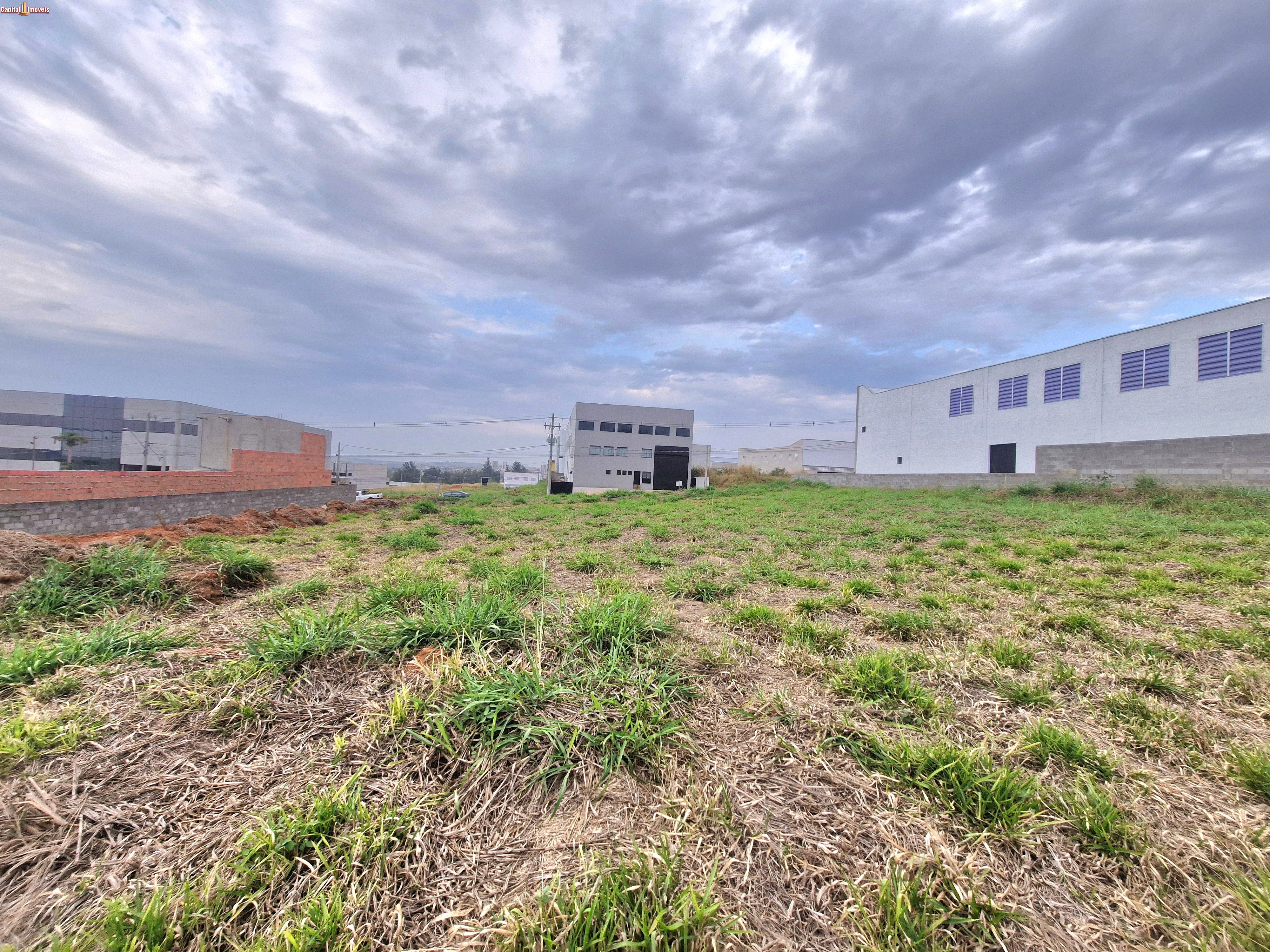 Loteamento e Condomínio, 1000 m² - Foto 1