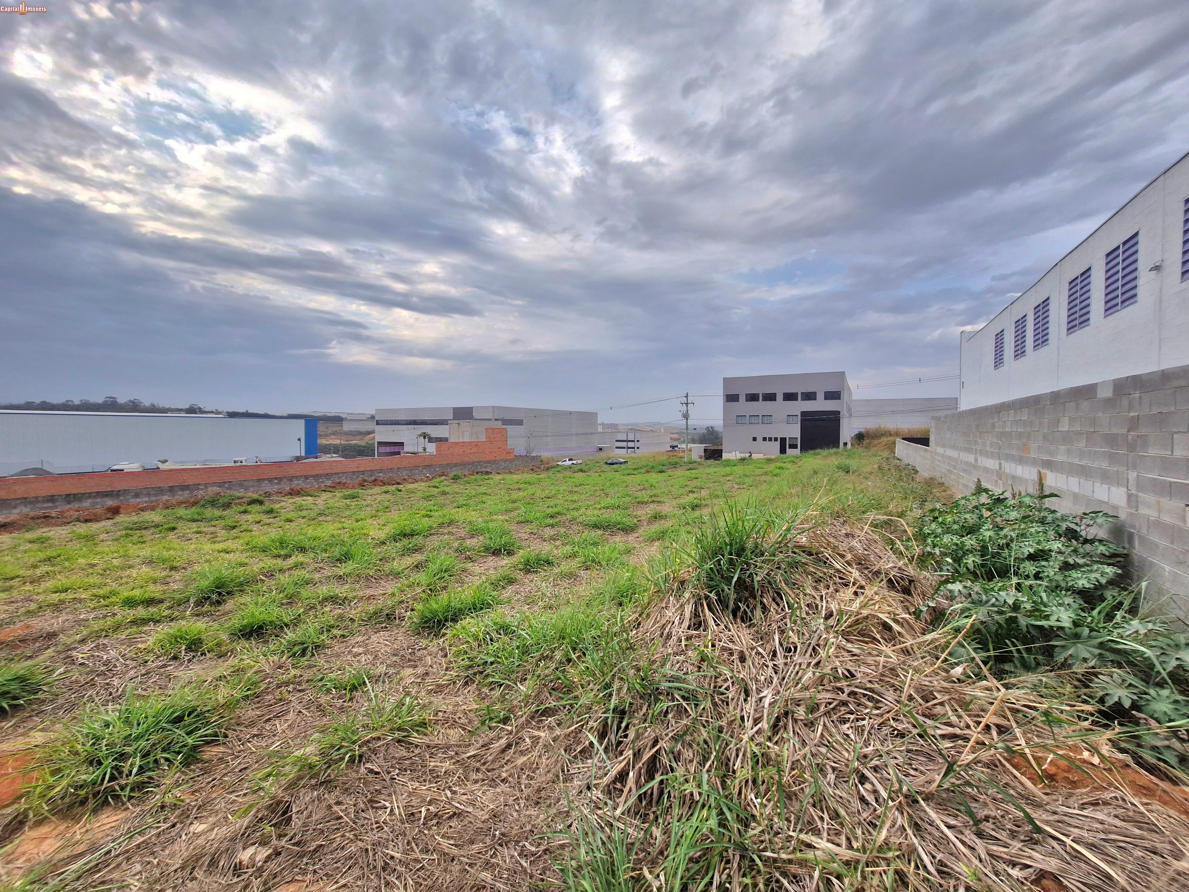 Loteamento e Condomínio, 1000 m² - Foto 1