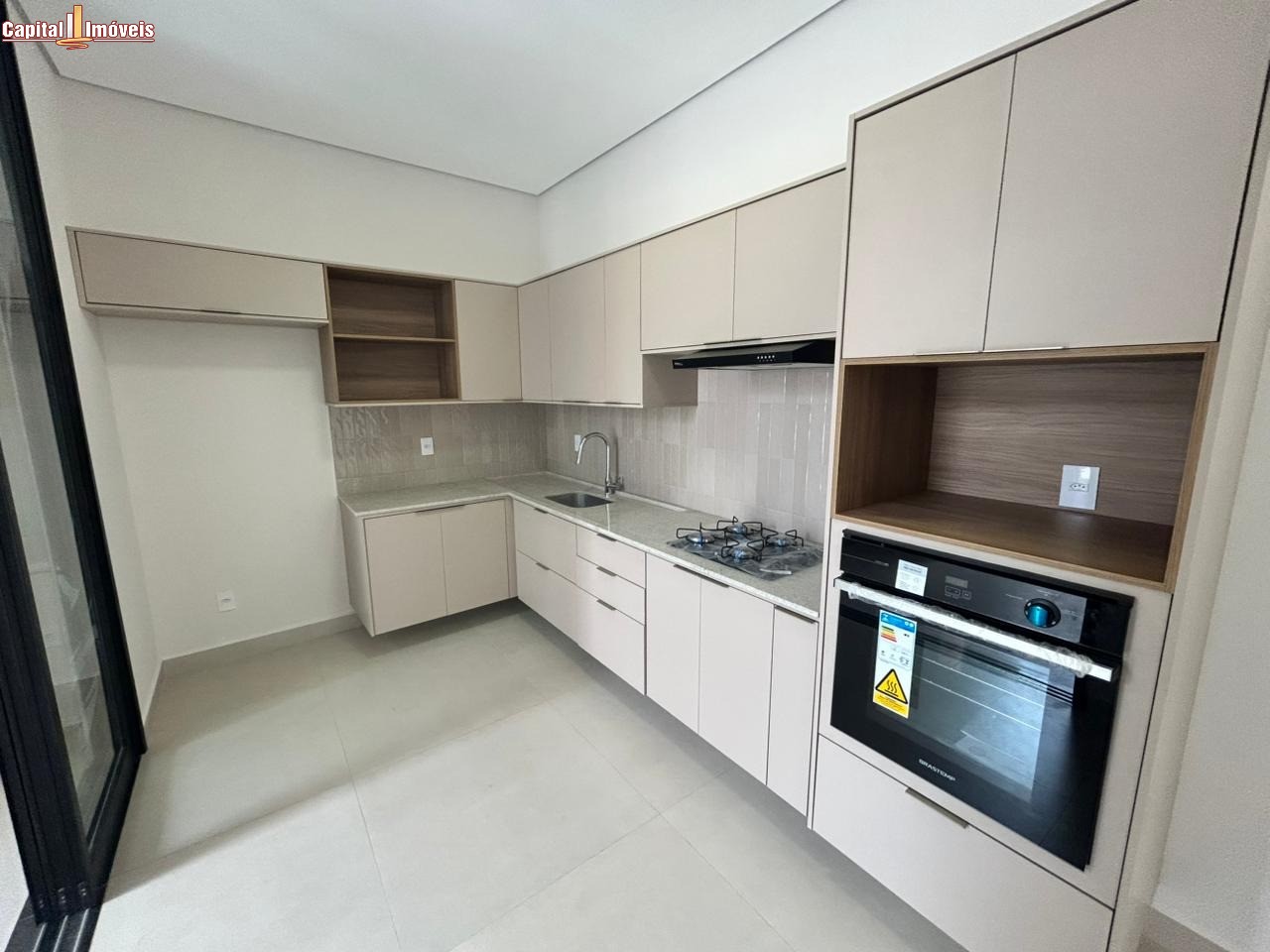 Casa, 3 quartos, 203 m² - Foto 2