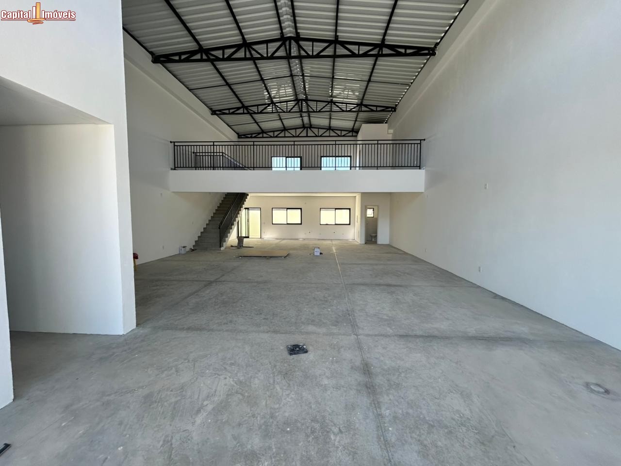 Loja-Salão, 250 m² - Foto 1