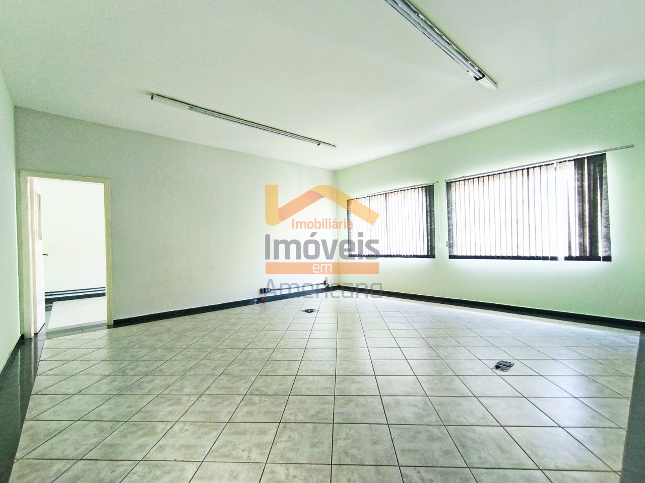 Depósito-Galpão-Armazém para alugar, 1000m² - Foto 5