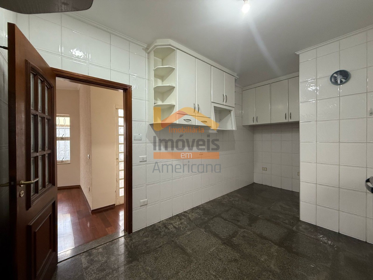 Casa para alugar com 4 quartos, 420m² - Foto 11