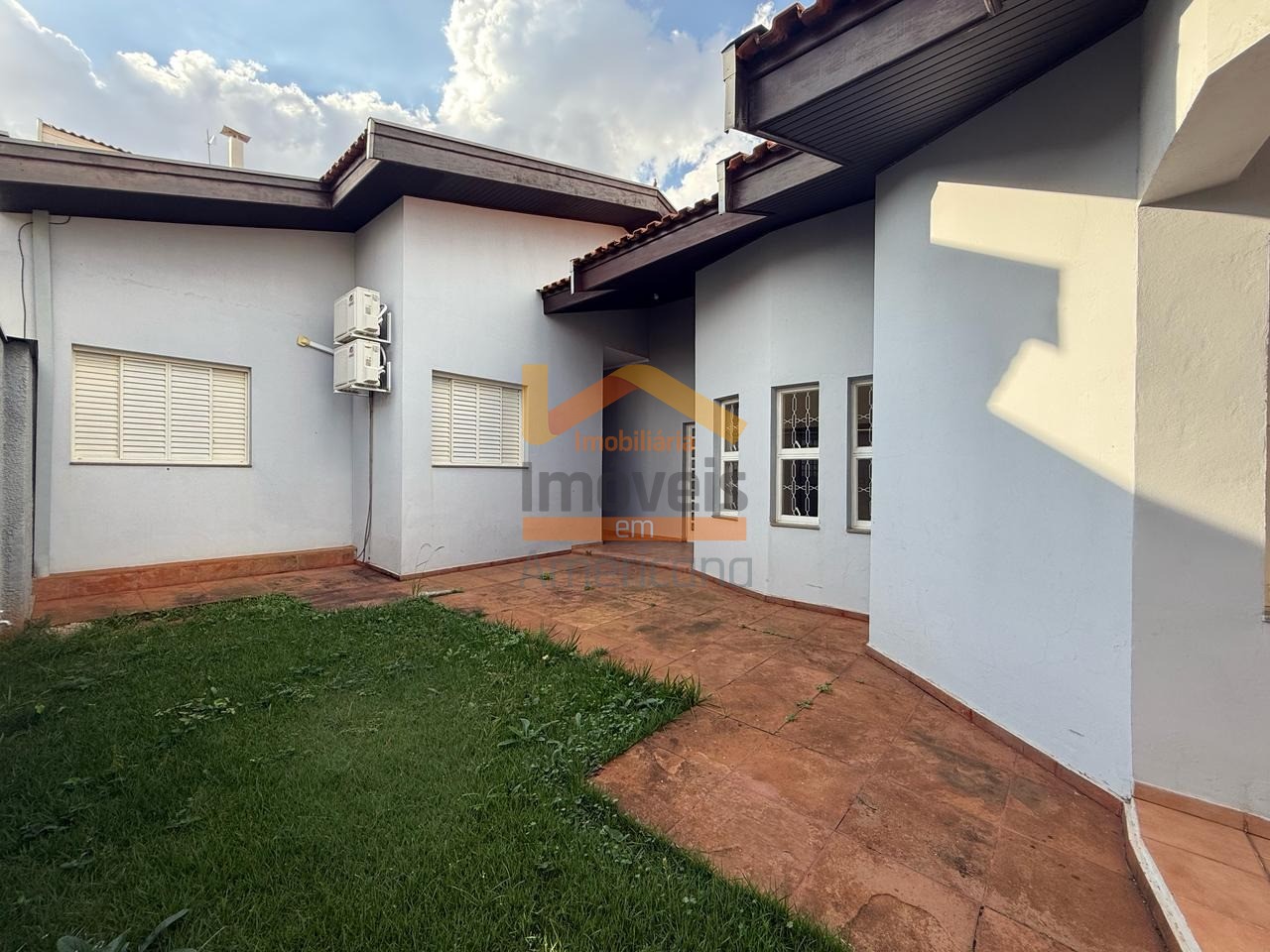 Casa para alugar com 4 quartos, 420m² - Foto 5