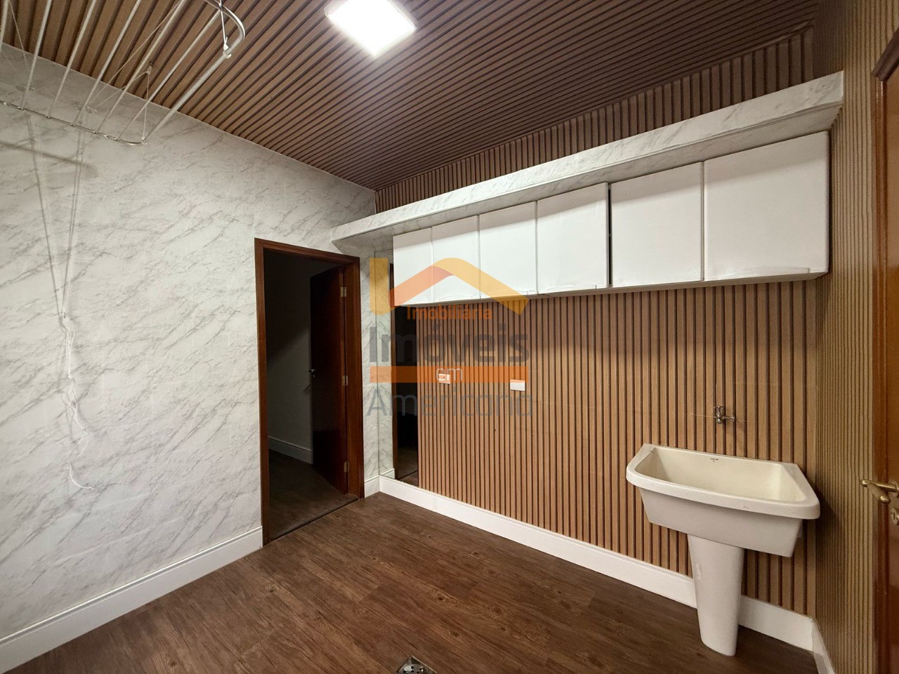 Casa para alugar com 4 quartos, 420m² - Foto 12