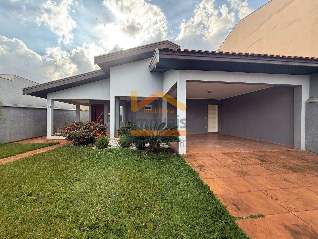 Casa para alugar com 4 quartos, 420m² - Foto 3
