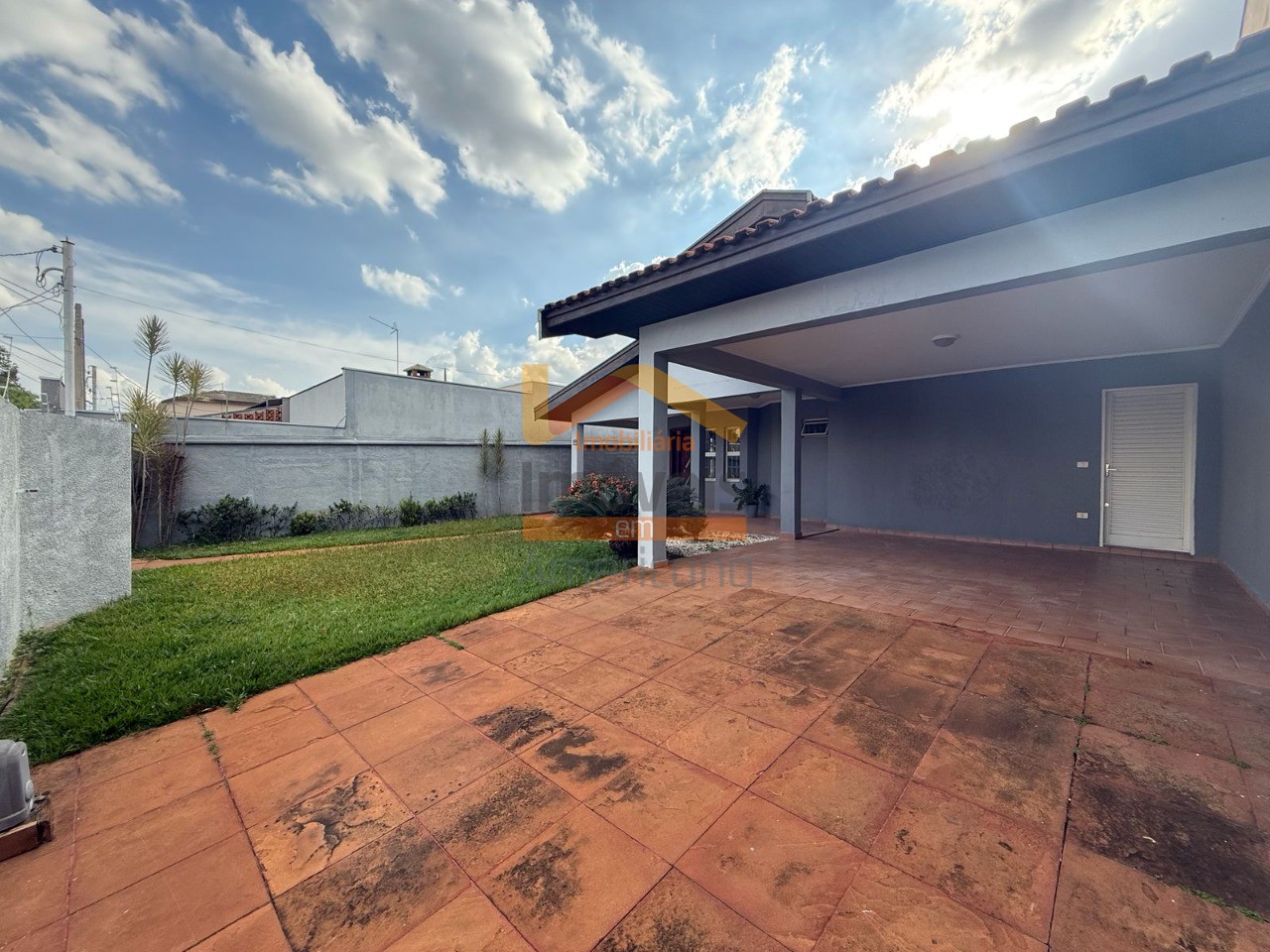 Casa para alugar com 4 quartos, 420m² - Foto 2