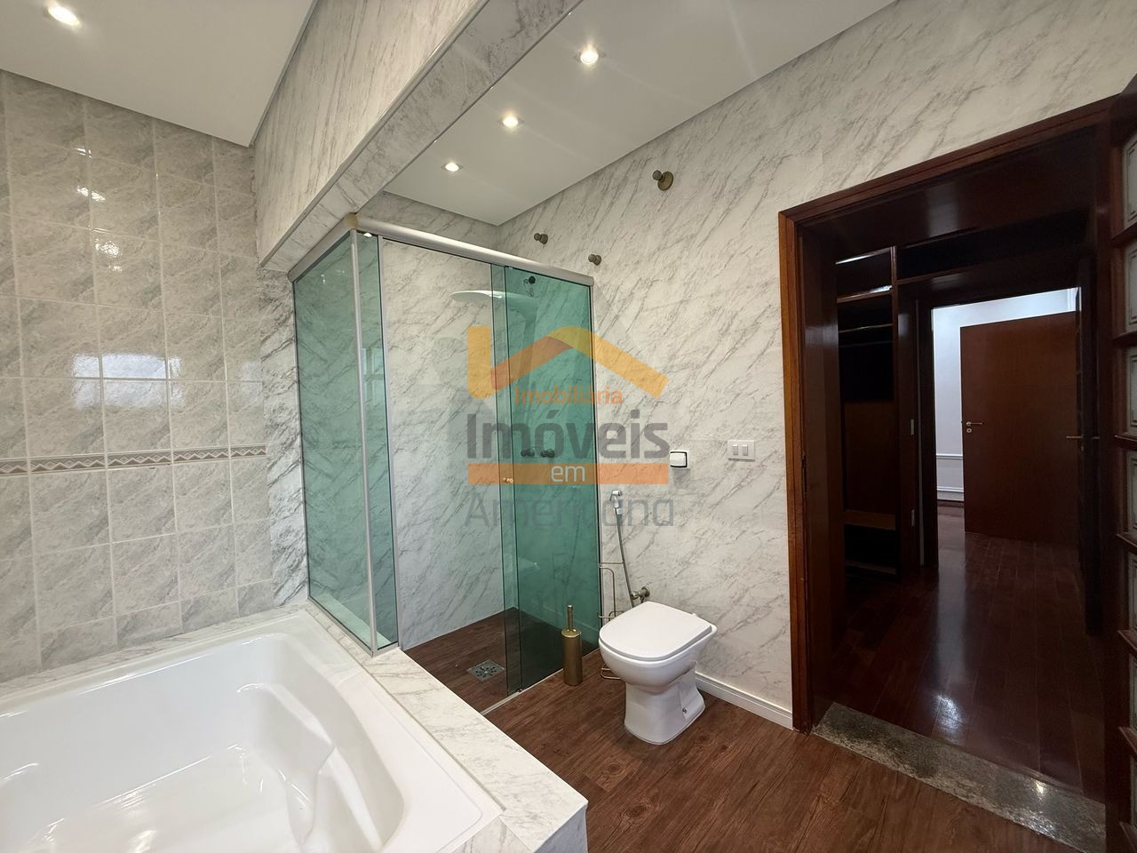 Casa para alugar com 4 quartos, 420m² - Foto 24
