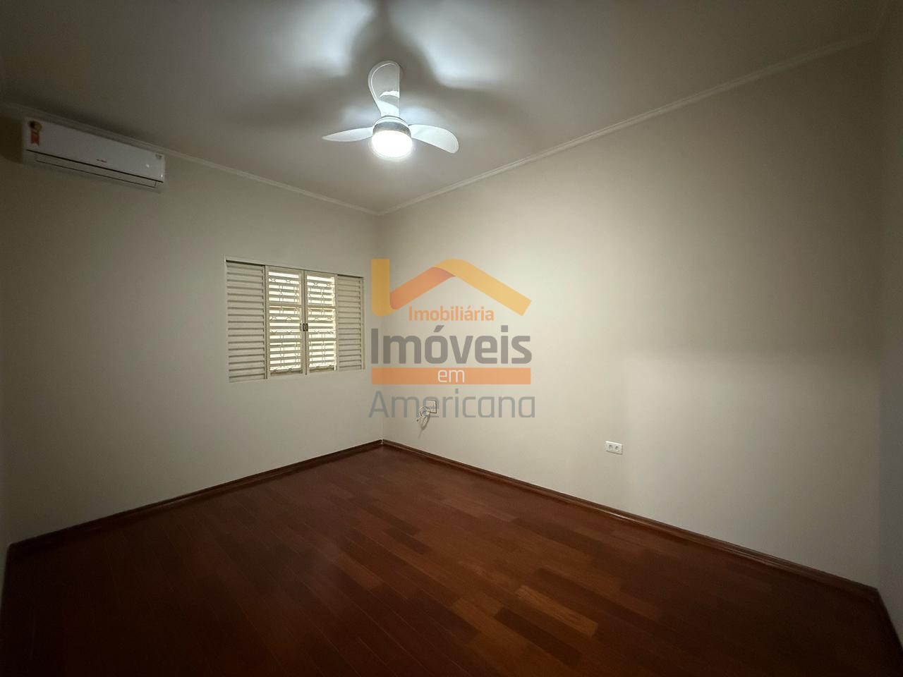 Casa para alugar com 4 quartos, 420m² - Foto 28
