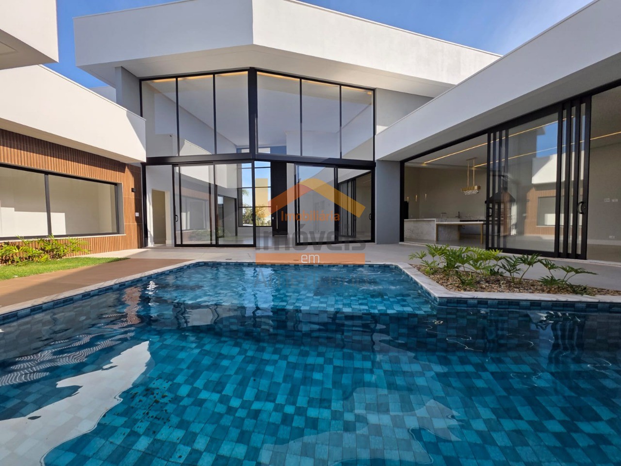 Casa de Condomínio à venda com 3 quartos, 313m² - Foto 3