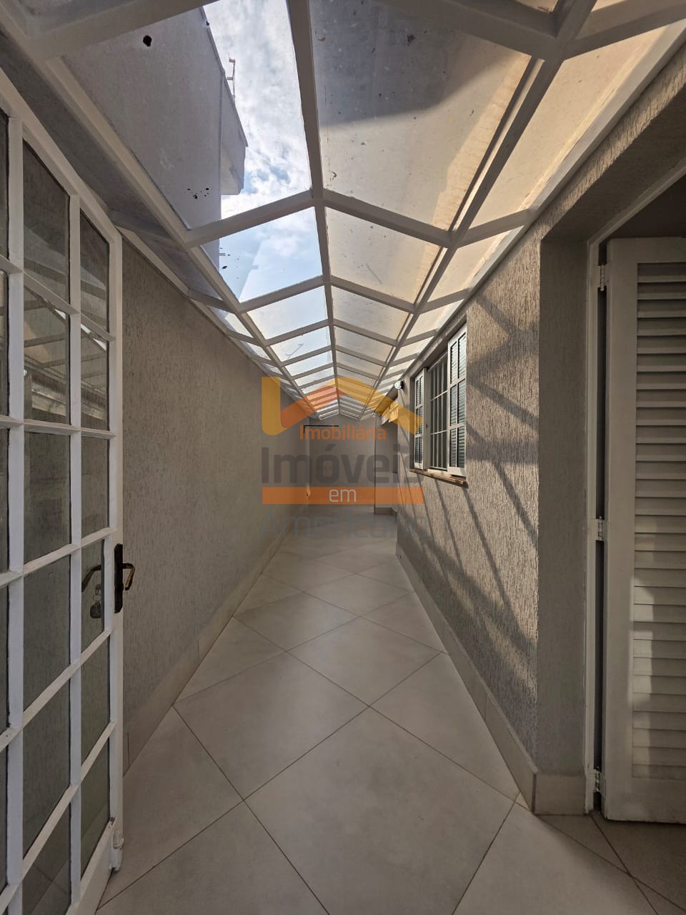 Casa para alugar com 3 quartos, 330m² - Foto 44