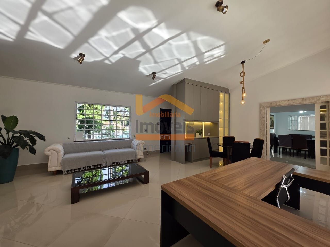 Casa para alugar com 3 quartos, 330m² - Foto 18