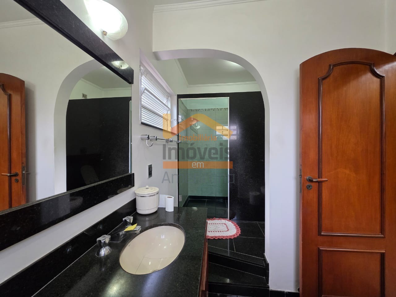 Casa para alugar com 3 quartos, 330m² - Foto 57