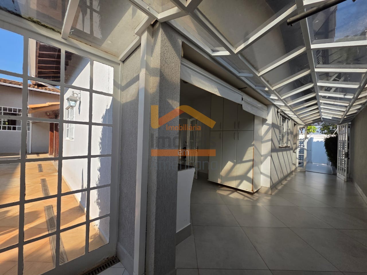 Casa para alugar com 3 quartos, 330m² - Foto 45