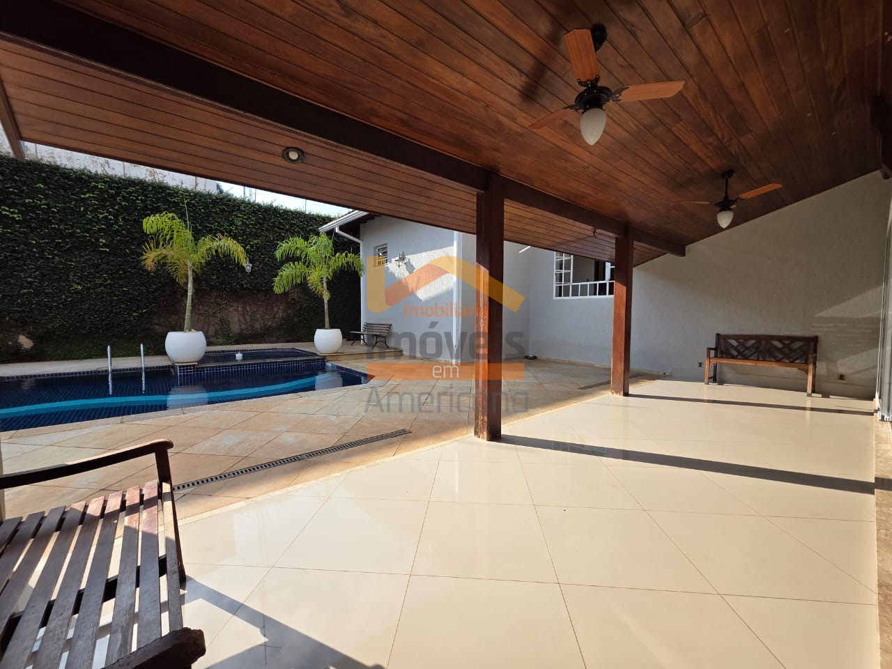 Casa para alugar com 3 quartos, 330m² - Foto 8