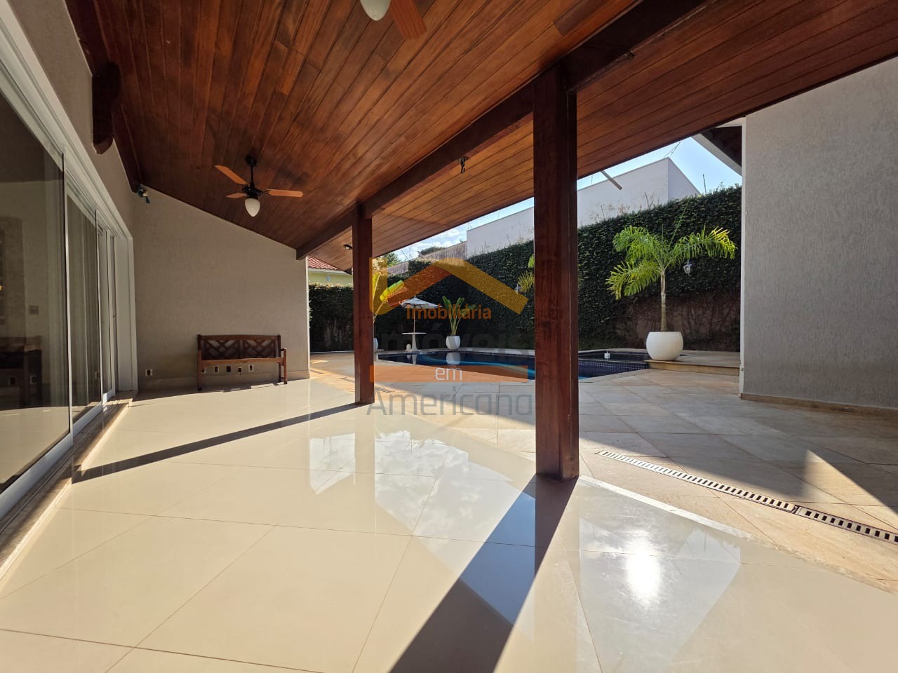 Casa para alugar com 3 quartos, 330m² - Foto 6