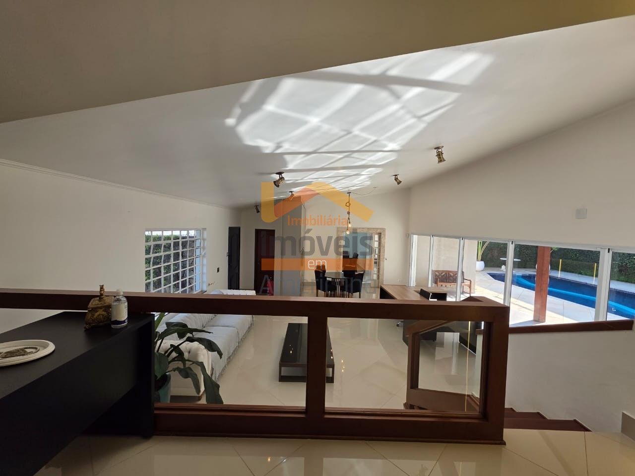 Casa para alugar com 3 quartos, 330m² - Foto 22