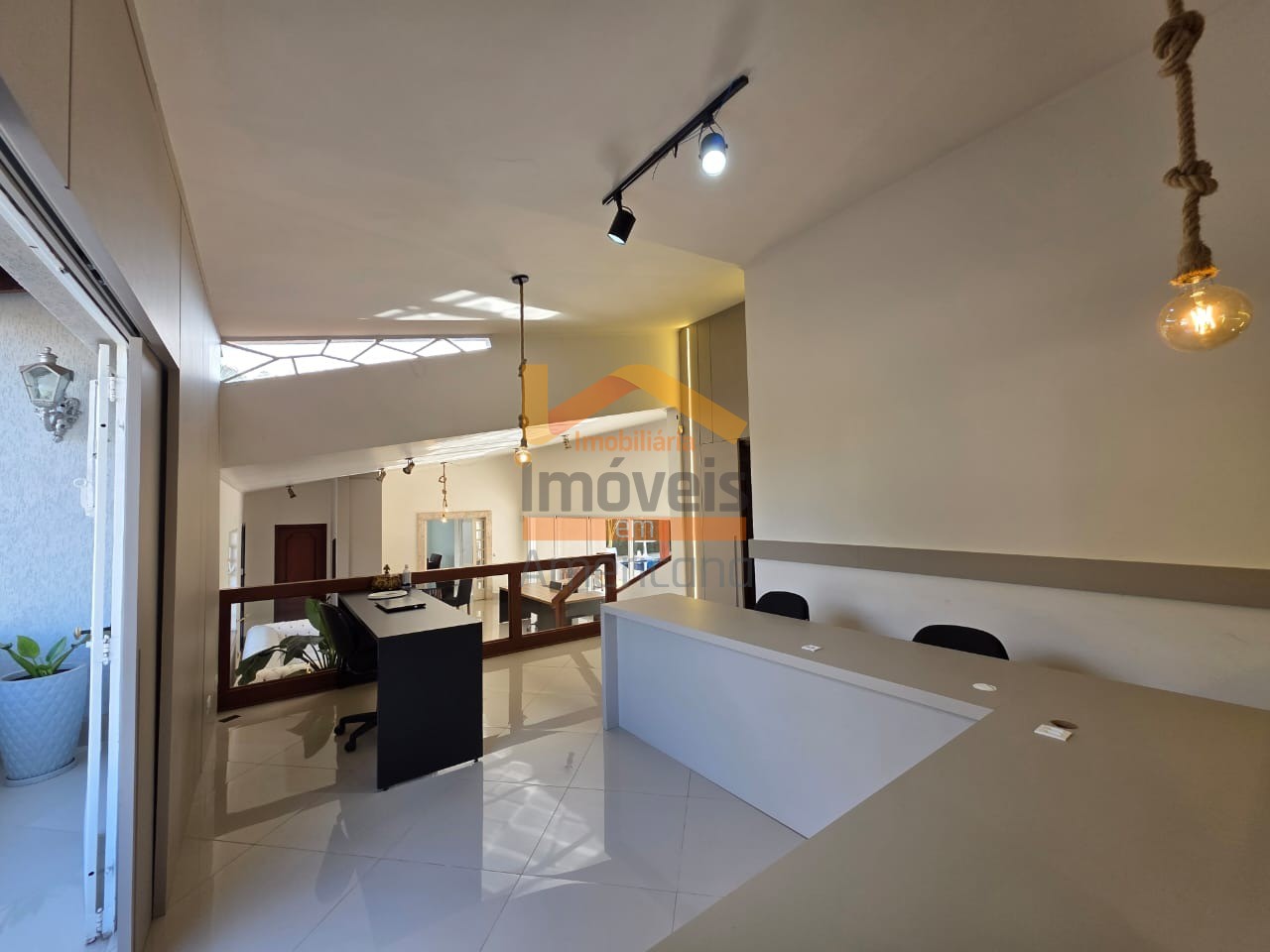 Casa para alugar com 3 quartos, 330m² - Foto 31