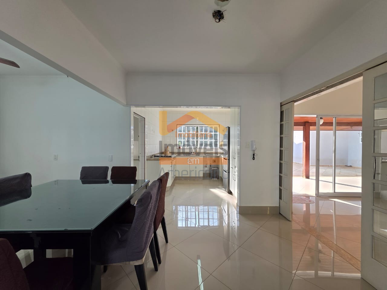 Casa para alugar com 3 quartos, 330m² - Foto 41