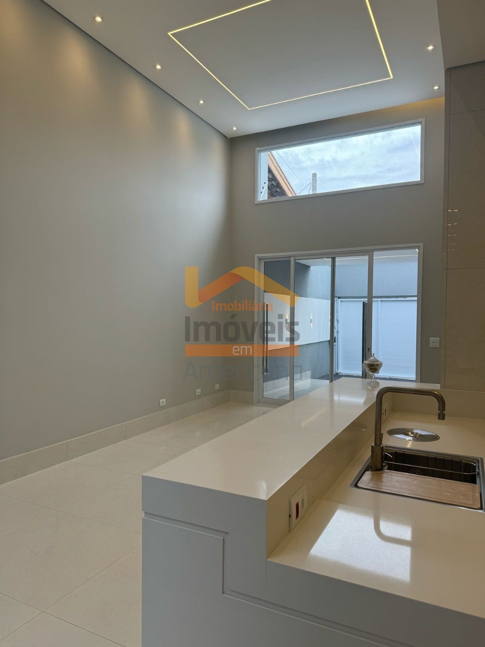 Casa à venda com 3 quartos, 121m² - Foto 3