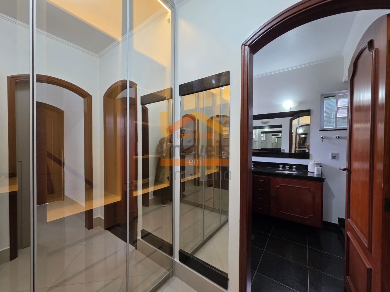 Casa para alugar com 3 quartos, 330m² - Foto 55