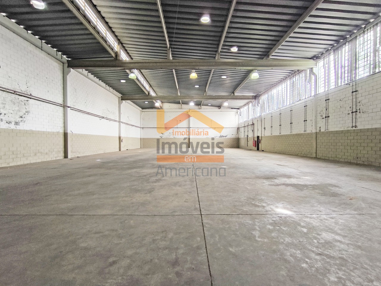 Depósito-Galpão, 955 m² - Foto 1