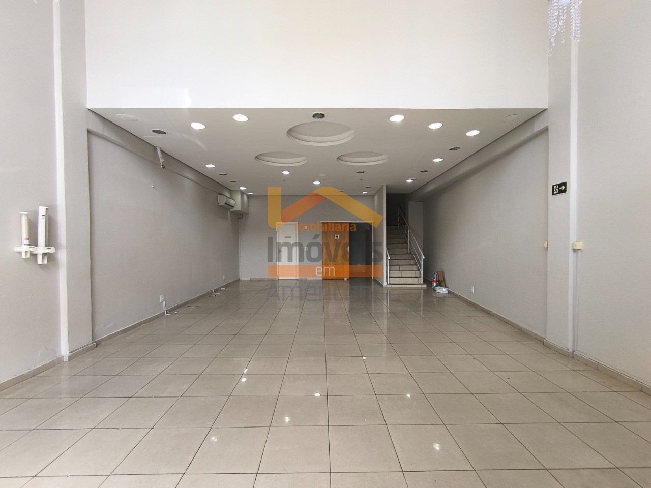 Loja-Salão, 140 m² - Foto 1