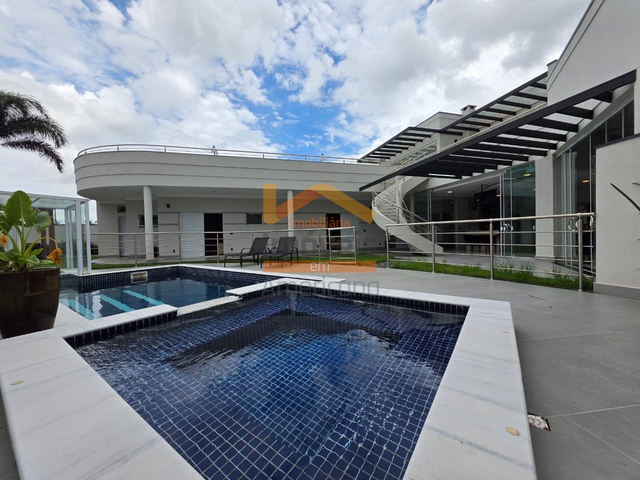 Casa de Condomínio, 4 quartos - Foto 1