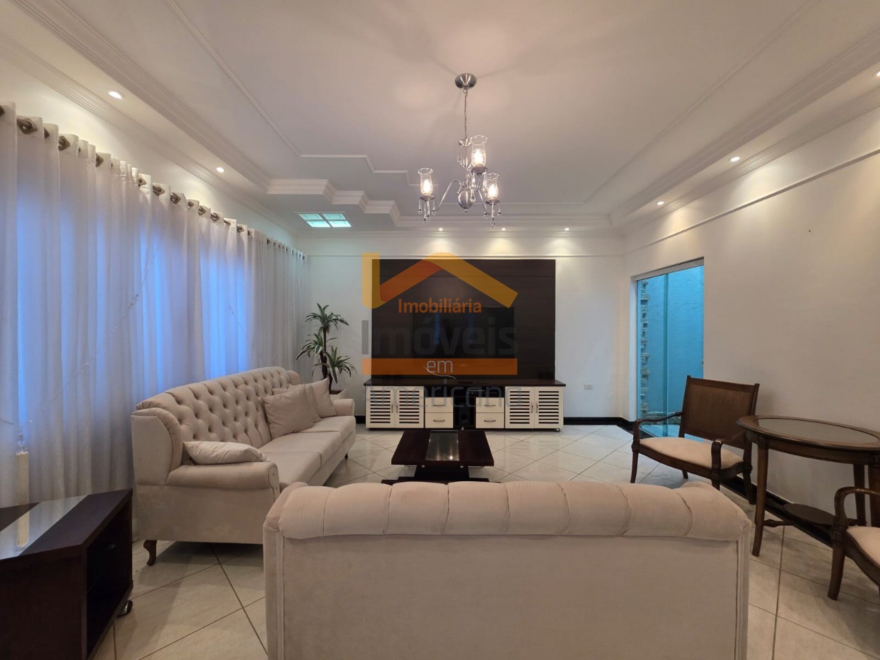 Casa, 3 quartos, 237 m² - Foto 1