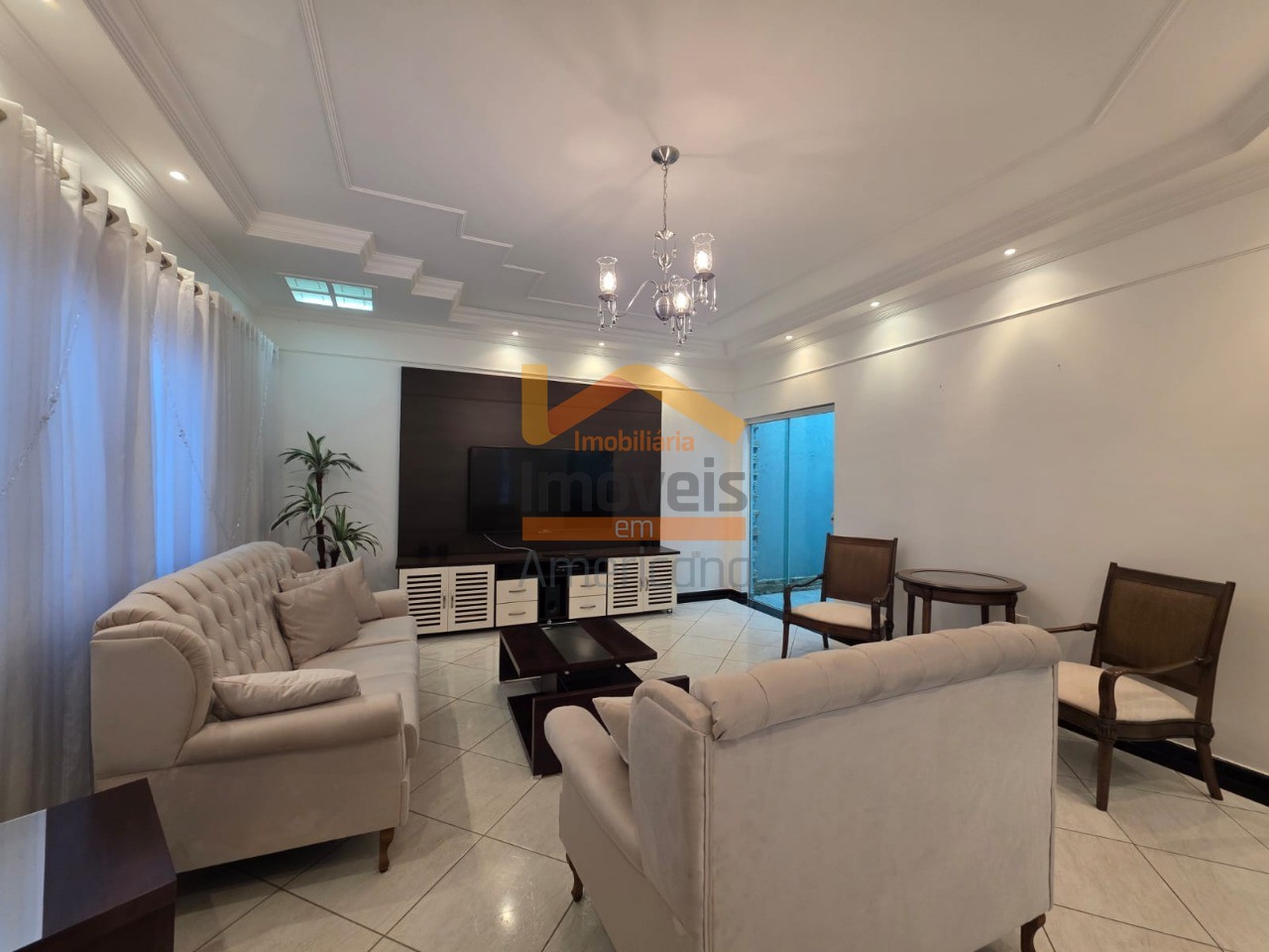 Casa, 3 quartos, 237 m² - Foto 2