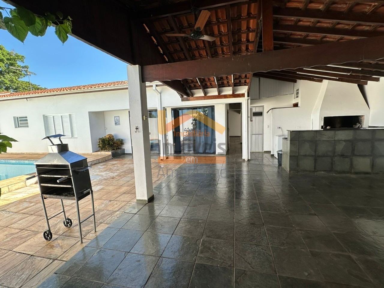 Casa, 4 quartos, 330 m² - Foto 1