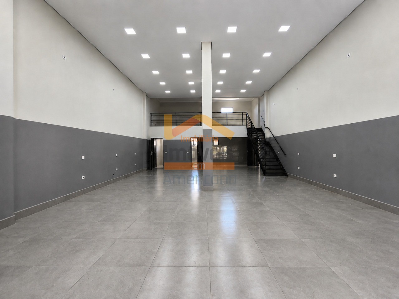 Loja-Salão, 196 m² - Foto 1