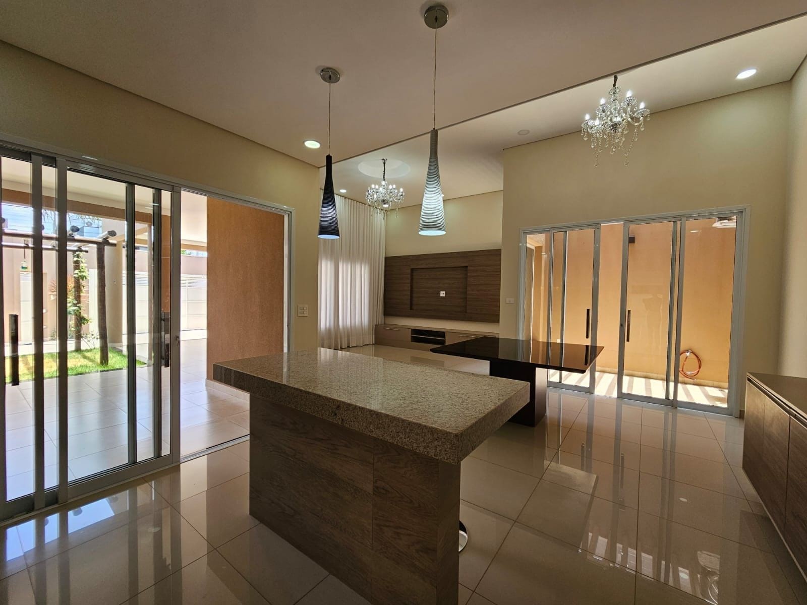 Casa à venda e aluguel com 3 quartos, 170m² - Foto 28