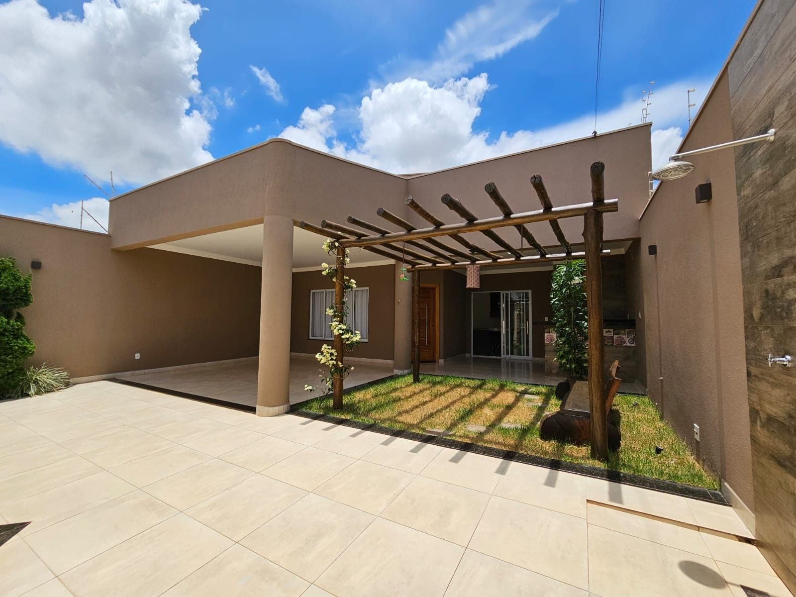Casa à venda e aluguel com 3 quartos, 170m² - Foto 6