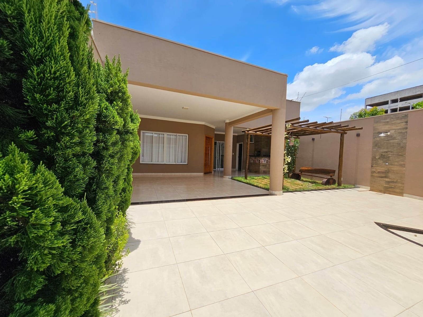 Casa à venda e aluguel com 3 quartos, 170m² - Foto 8