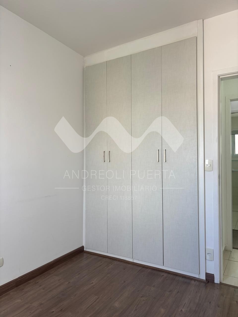 Apartamento à venda com 3 quartos, 77m² - Foto 2