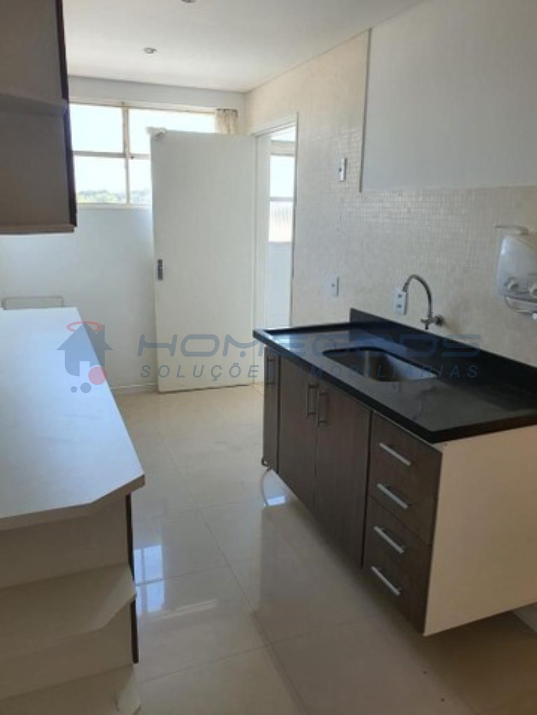 Apartamento à venda com 2 quartos, 65m² - Foto 2