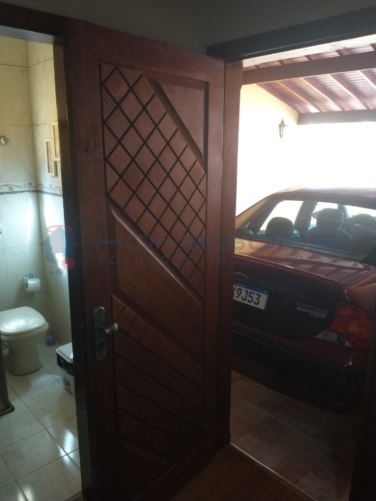 Casa à venda com 3 quartos, 187m² - Foto 2
