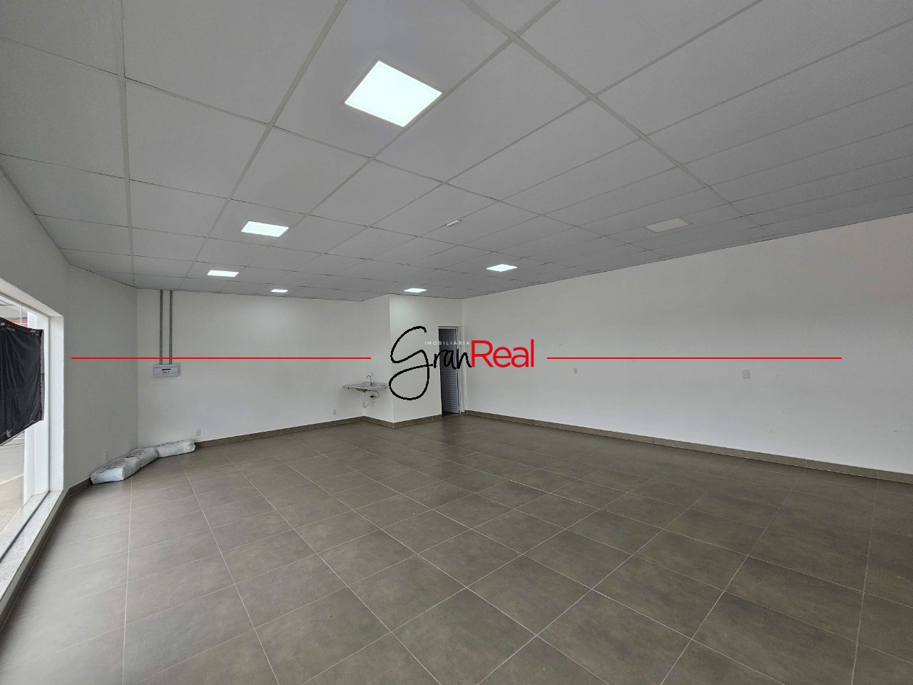 Loja-Salão para alugar, 70m² - Foto 2
