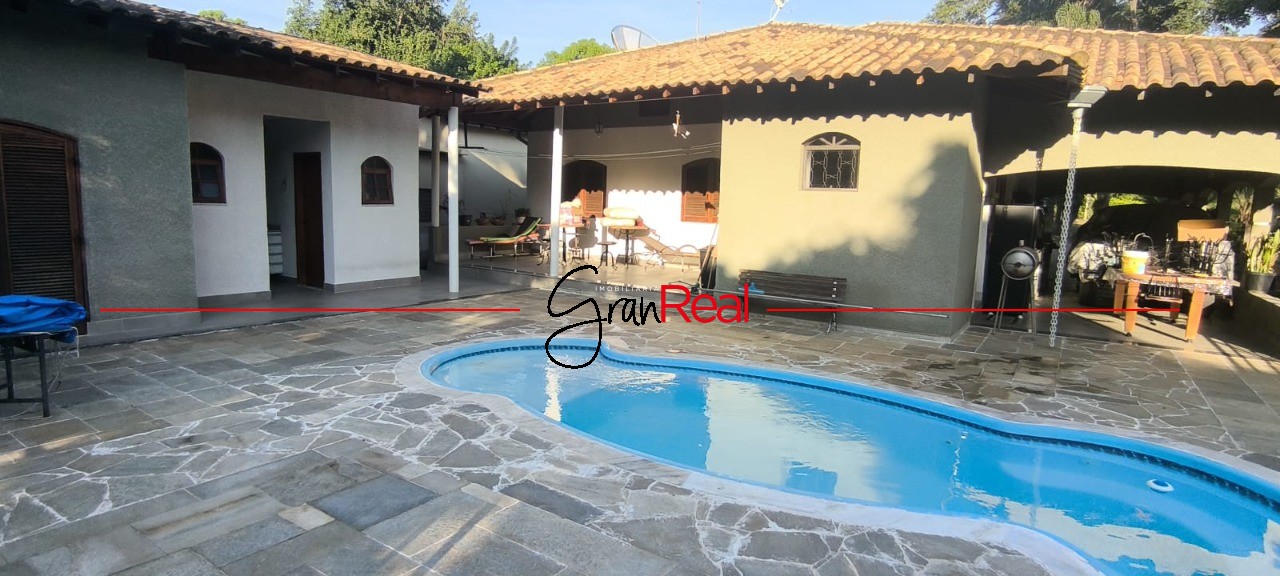 Chácara, 3 quartos, 2630 m² - Foto 1