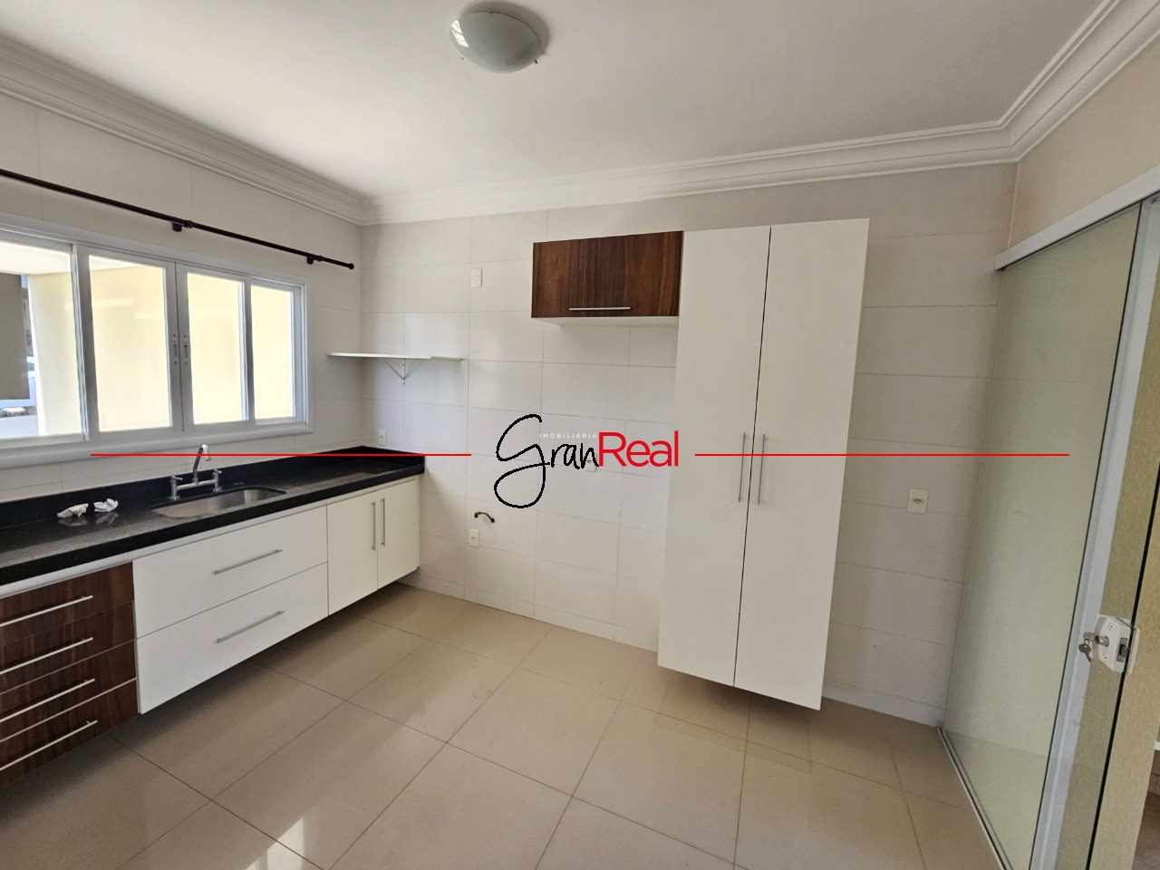 Casa para alugar com 3 quartos, 150m² - Foto 5
